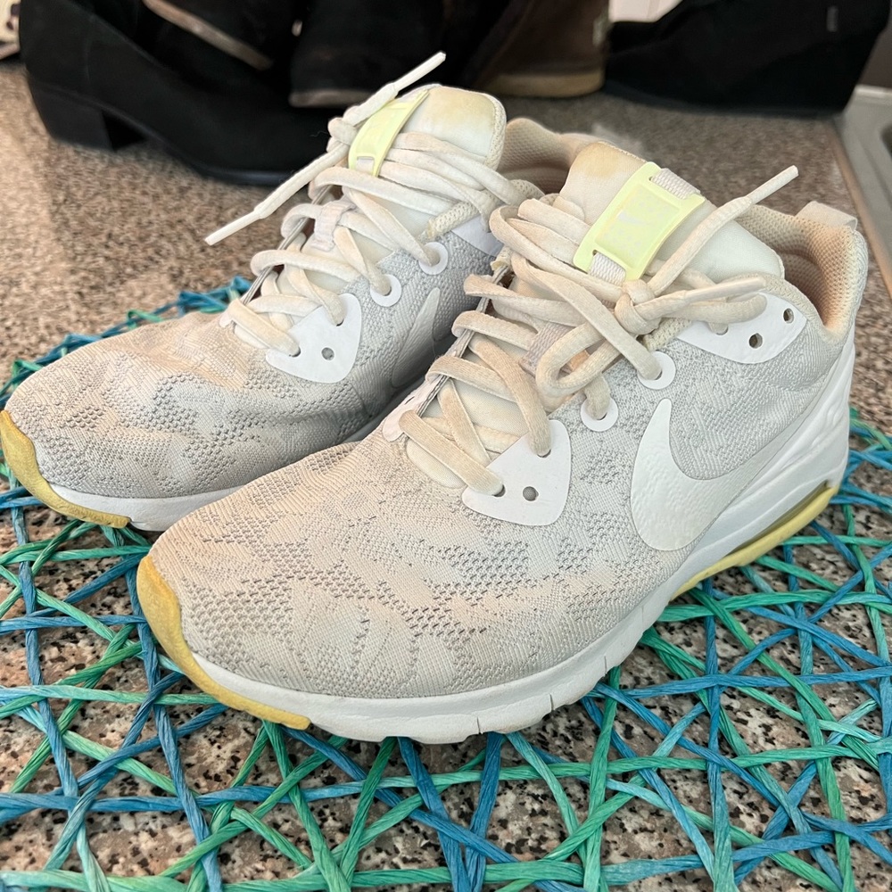 White/cream Nikes